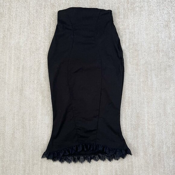 Elegant Black Lace Trim Skirt - Picture 1 of 11